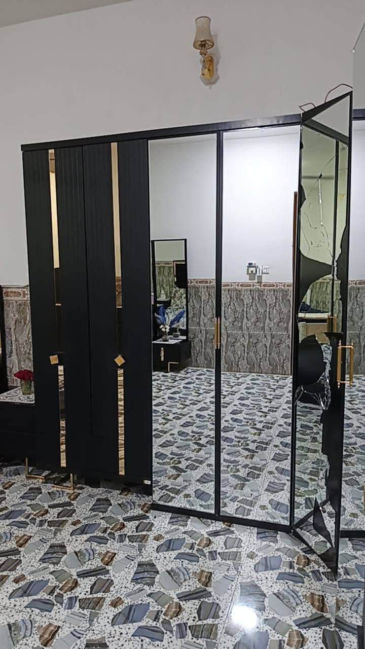 للبيع
جرابي اثنين كامله هيه وفراشها
غرفه نوم تركيه 9 قطع اخت جديده مابيها اي عيب
مكان رمادي


**إذا كنت صاحب هذا الإعلان وتريد حذفه لأي سبب، رجاءا أرسل رسالة إلى الدعم الفني**