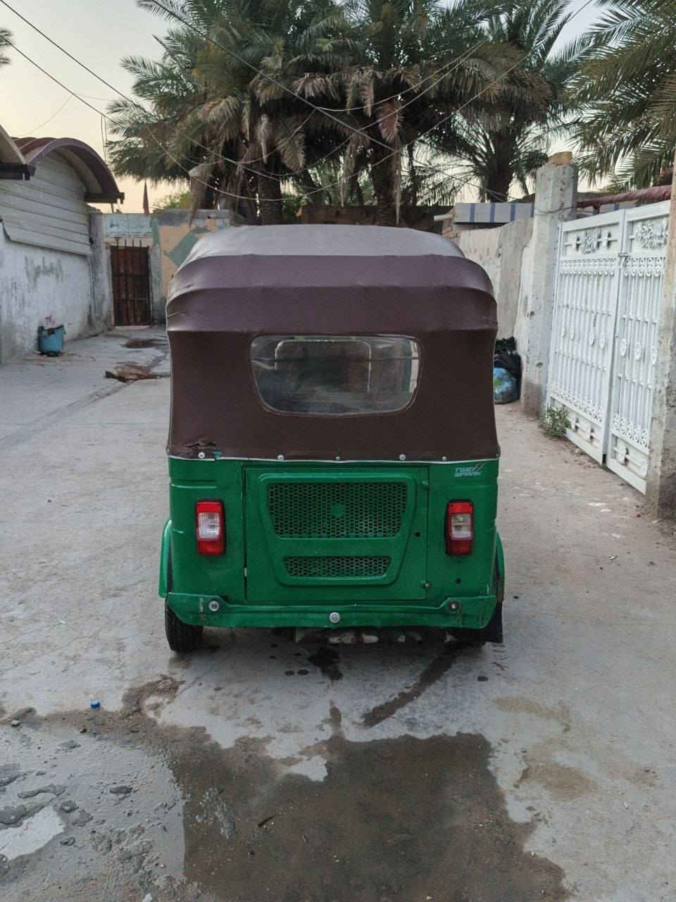 السلام عليكم  تكتك للبيع موديل 21نضيفه ارواق مجفته مره وحده سعرها 7 وبيها مجال *********** الحمزه الغربي
