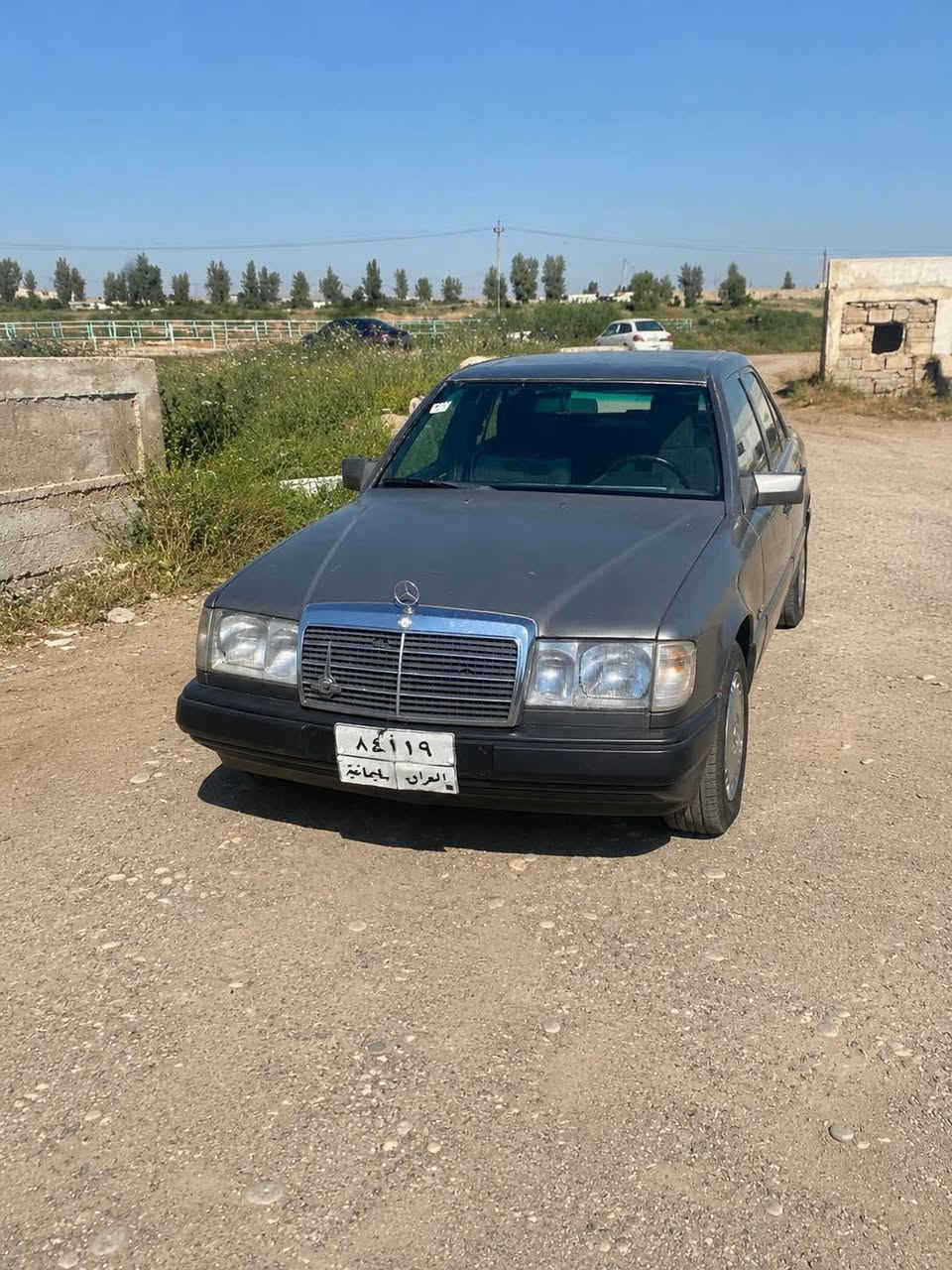 مرسيدس موديل 1992 محرك بطه 3000 سيارة كير ومحرك بشرط ومصبوغ جديد وكاله بسمي تحويل ثاني يوم ويرهم للمراوسه وتحياتي 
رقم تلفون ***********
سعرها 48$ وبيها مجال كركوك, العراق
