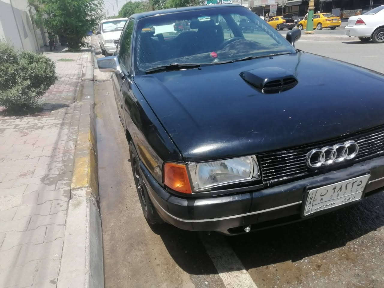 سلام عليكم للبيع اودي موديل 91 رقم كركوك سنويه منتهيه بل22 كير مكينه صدر جديد تايرات جديده كهربايات شغله صبغ جديد للجماليه بدون ضربه داخل نضيف سياره جازه السعر 28ومراوس هم يرهم للتوصل ***********
