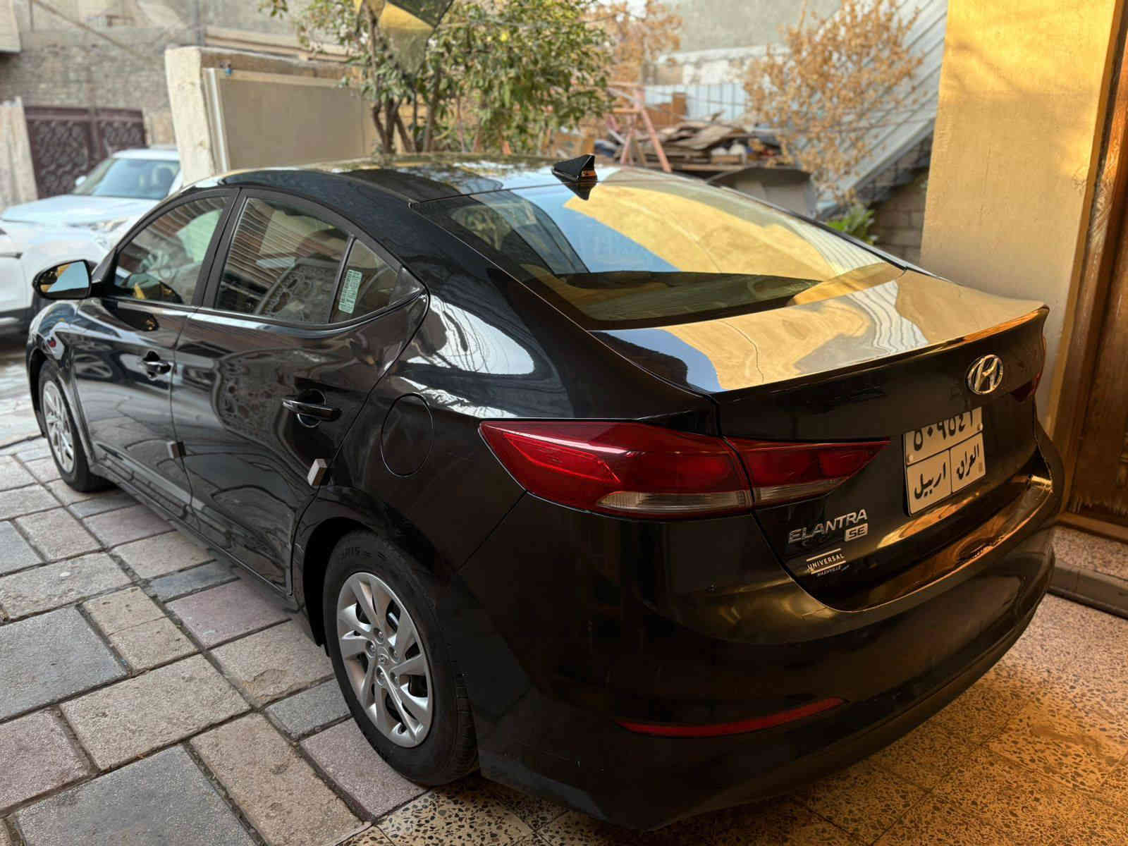 السلام عليكم
‏النترا 2017
‏بسمي تحويل او وكاله حاضر
‏حادثها جاملغ وبنيد فقط بدون دواخل
‏بدون ايرباك فقط الدركه
‏السياره كلش نضيفه مستوردها ع ايدي
‏كير  ✌ مكفول
‏مكينه مكفولة
‏تبريد منضومةة جديده ثلجج
‏كهربائيات كله سليمه مملعوب بيها ولا شعرايه
‏منضومه بانزين كامله جديده 
‏نوزلات جدد
‏فيتبم جديد
‏بلكات جدد
‏دسكات جدد
‏ كبات ٤ بلاديه
‏مدوشمه، بلنواب تعبان عليها
‏ارضيه مدوشمه جلد
‏بيها شاشه شادها ب٢٥٠ الف تدعم الكار بلي والاندرويد اوتو
‏سستم سماعات جدد بزز
‏تخم تاير جديد
‏صدر امامي خلفي جديد
‏منضومه زينون بيها
‏  نجي ع مواصفات نص فول
‏شاشه كامره تحكم سيتيرن
‏وبقيه معروفات
‏السياره كلش تعبان عليها
‏خيررر من الله السياره ع ايد وحده من جبته لليوم
‏ماشيه ١١٨ 
‏شكد ما احجيلك ع سياره تعبان عليها يعني تعبان عليها حيل
‏هسه نجي ع نقص نقصها فقطط اذان بدلتهن بس تجاري يومين ٣ ورجعت مو زينه ٦٠ بلميه٧٠ 
‏فقط اي نقص مابيه
‏مكاني بغداد المواصلات شارع الضغط بياع
‏
‏*********** بي وتساب بغداد
