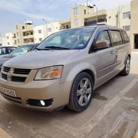 دوج كرفان 2008 بغداد لون ذهبي محرك 3300 المرغوب منظومة غاز 80لتر تدفئة...