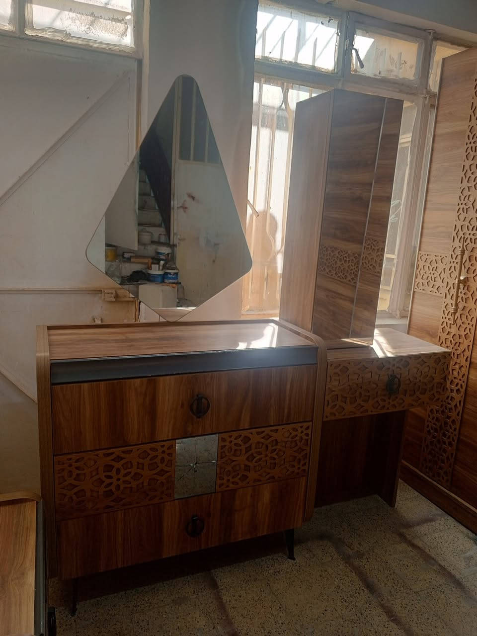 غرفة نوم تركي مستعملة تتكون من6 قطع نظافة 95%100 عنوان المعرض.   
معرض الحياة ..موصل سايدين القادسية الثانية مجاور مجمع الضمان الطبي او شركة أسيد للاتصال او الاستفسار ***********
***********
يتوفر واتساب الشد والنقل مجاني داخل الموصل وضواحيها
