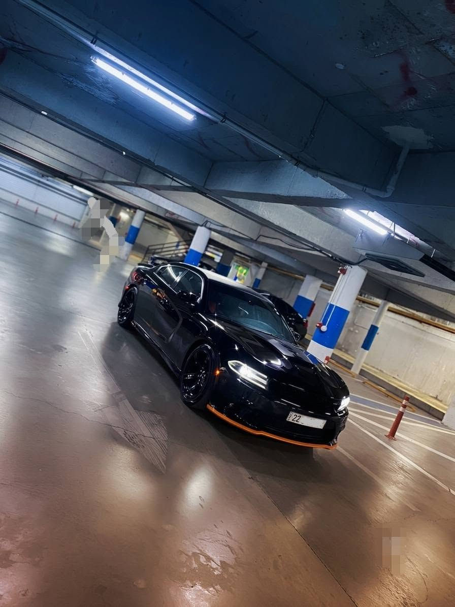 DODGE CHARGER RT 2018
‎ دوج تشارجر RT موديل 2018
*********** 
‎ محرك 5.7 HEMI V8 قوة  370 حصان
 ناقل حركة أوتوماتيكي 8 سرعات ✅ شاشة كبيرة✅ مقاعد جلد شامواه✅ مقاعد ذاكرة (Memory Seats)✅ مقاعد مبردة✅ مقاعد مدفأة✅ مفتاح ذكي وتشغيل بالبصمة (Push Start)✅ كاميرا خلفية✅ حساسات ركن✅ مقود جلد✅ صوت عادم مميز

‎ قطع واحد  صبغ بجم كبس بس نص سندوق صبغ قطعة واحد موبدل 📌 بدون إيرباگ📌  وناقل الحركة بحالة ممتازة📌 السيارة نظيفة من الداخل والخارج📌 جاهزة لأي فحص
٠٧٥١/٥٣٣٥٣٢٣ 
‎🔥 سيارة قوية وجميلة لعشاق RT، بصوت HEMI المميز والمظهر الرياضي الخاص. 🔥
 ‎سعر $١٧٤ بي مجال

‎🚗 دۆج چارجەر RT مودێل 2018 🚗
✅ مۆتۆری 5.7 HEMI V8
‎✅ گێڕی ئۆتۆماتیک 8 خولەک
‎✅ سلاید
‎✅ شاشەی گەورە
‎✅ کۆشنی شامۆ
‎✅ کۆشنی خەزن
‎✅ کۆشنی سارد
‎✅ کۆشنی گەرم
‎✅ ستارتی دوگمە
‎✅ کامێرای دواوە
‎✅ سێنسەری پارکینگ
‎✅ فرمانی چەرم
‎✅ سەوتی گزۆزی بەرمەجە

‎📌 يه ك پارچه گۆڕاوه و پارچە يه ك بۆیاغ 
‎📌 بەبێ ئێرباگ
‎📌 مۆتۆر و گێڕ زۆر باش
‎📌 ناوەوە و دەرەوە خاوێن
‎📌 ئامادەی هەر جۆرە پشکنینێک

‎🔥 سەیارەیەکی بەهێز و جوان بۆ حەزەوانی RT، خاوێن و ئامادەی بەکارهێنان. 🔥
‎سعر $١٧٤ مجاليكی برايانه أربيل, العراق
