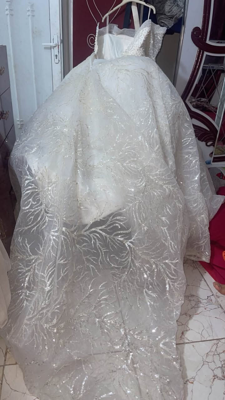 السلام عليكم عندي هاي البدله ملبوسه مره وحده ومشتريته العام ب ٧٠٠ واريد ابيعه ٢٥٠ وبيه مجال


**إذا كنت صاحب هذا الإعلان وتريد حذفه لأي سبب، رجاءا أرسل رسالة إلى الدعم الفني**