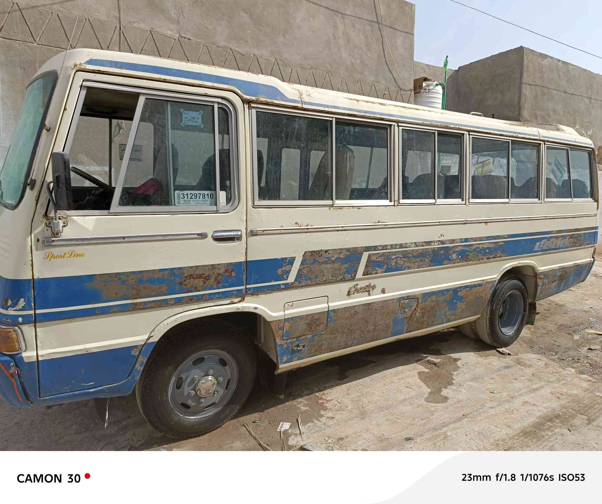 السلام عليكم للبيع كوستر نضيفه كلش ع وضع الشركه بلادي كلها شغاله اشاير صطاب لايت تدفئه شغاله الفان كيجات كلها شغاله مسجل سماعات زراكه ماي ماسحات فول رقم بابل الماني تريد تحويل وكاله خادم مكان حله مركز سياره تريد بس دوشمه ومكينه خيط بخار بدون خياس ولا ضربه لسعر 7 بيها مجال *********** تصل وخادم
