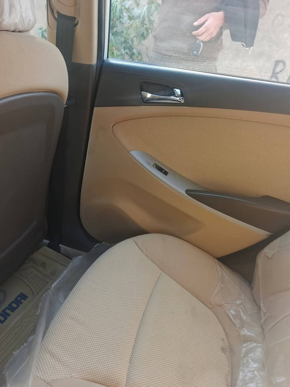 السلام عليكم سيارة اكسنت خليجي  موديل 15 فول مواصفات ماشية 163 سيارة بسمي رقمهة دوانية مكفولة سونار موجود بل صور سيارة جديدة معنة كلمة مكانهة الدوانية الحمزة الشرقي السعر 115بيهة مجال بسيط رقم موبايل ***********
