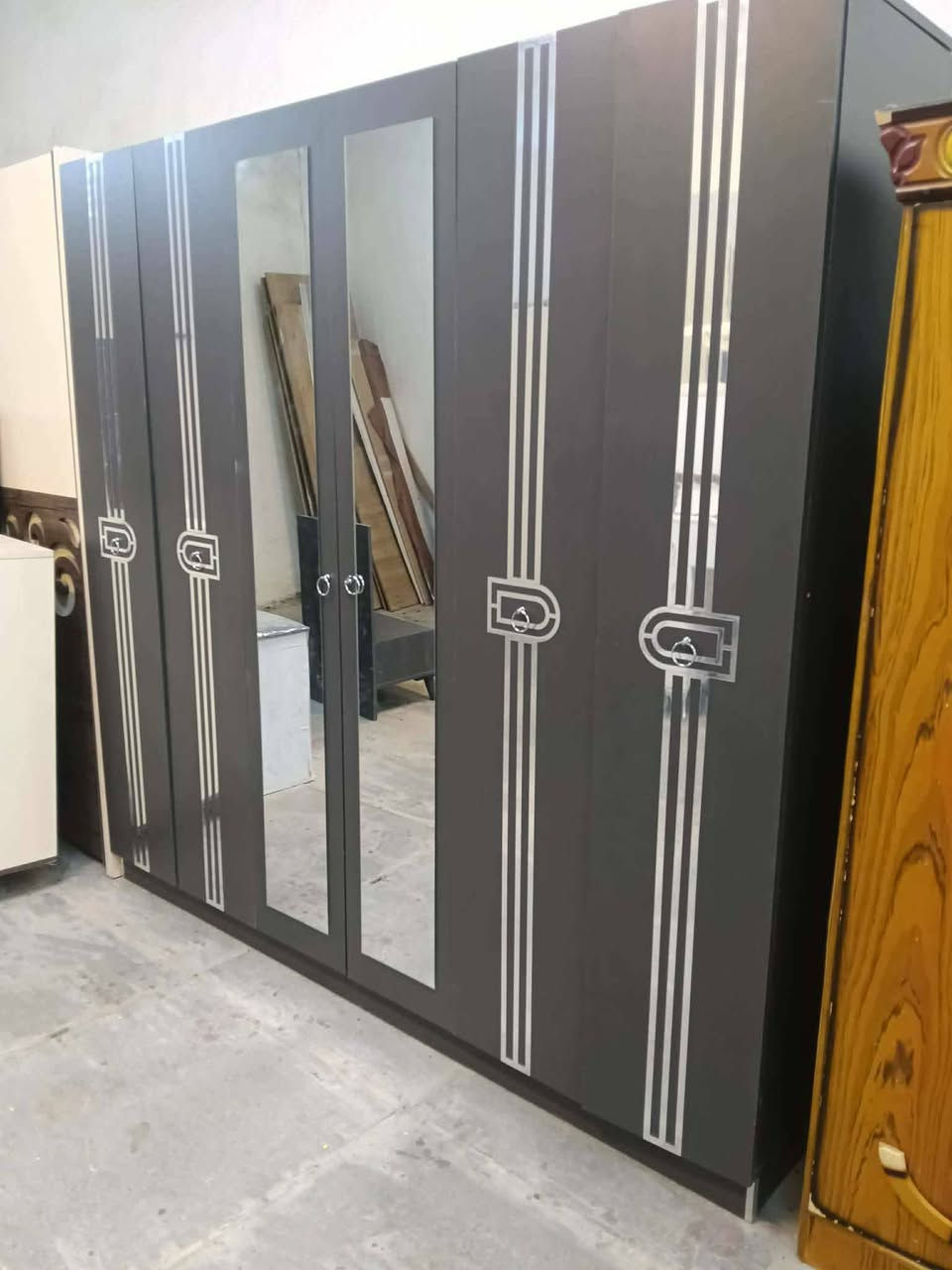 غرفه تركي ابؤاب نظيفه جدا شخطه ما بيها السعر460مع شد ونقل الحجز واتس***********
