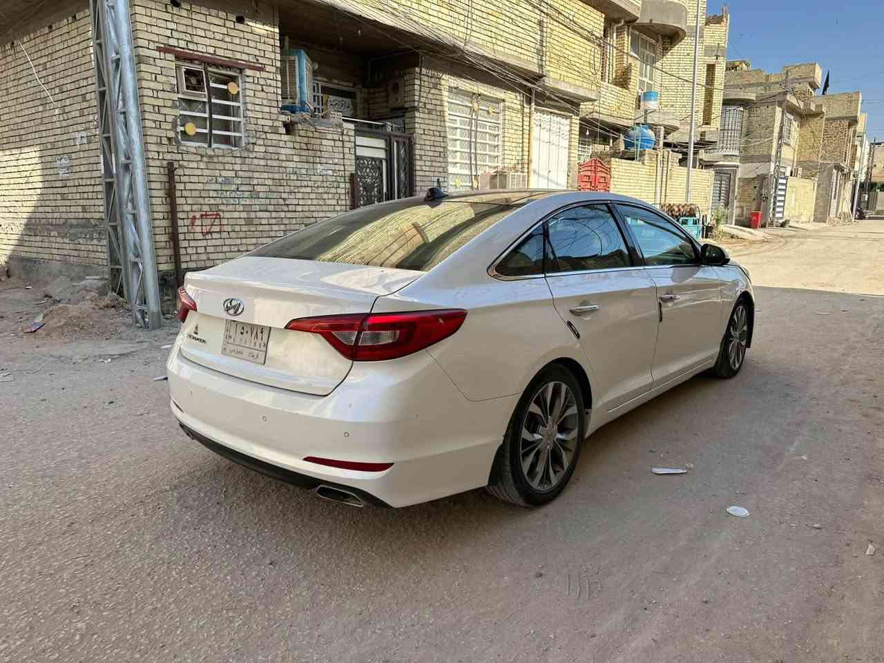 السلام عليكم 
سوناته موديل 2015 خليجي فول مواصفات محرك 2400 دوش جديد كير حداديه جديدات سياره جاهزه على اخير حبايه رقم كربلاء بسمي رقم نكليزي تخم تاير تبريد ثلج 
مواصفاته 
بنرامه 
كشنات كهربائيه عدد2 
تدفئه تبريد بالكشن 
اوتو بارك 
اوتو هولد
سايد بريك كهربائي 
بردات بالبيبان  والخلفيه كهربائيه 
عدسه دواره ويه الستيرن 
منضومت عدسات بيهن ضمان سنتين ليزريات 
شاشه كامره بلادي + سستم سماعات انفنتي 
بصمه  ترحيب + مري شفط 
3 انضمت قياده 
تحكم ستيرن 
تبريد بيانو 
قطعتين تبريد 
داخل مشمشي بلادي 
سعره 120 وبيه مجال مكاني كربلاء سياره كفوله من الكص والدواخل 
***********
