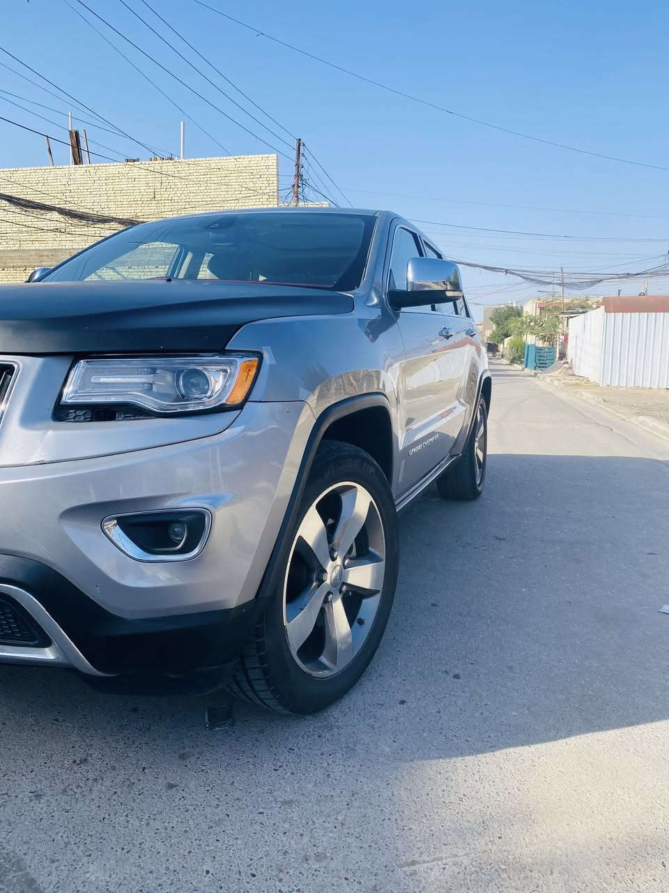 سلام عليكم جيب للبيع واحد على واحد موديل 2015 حادث سياره موجود داخل المنشور بيه باب الخلفي لأيمن تبديل بل العراق بدون دواخل على حادث أمريكه سياره جاهزه كل نقص مابيه سعر 185 بيه مجال قليل رقم ‭0771 998 0410‬ مكان بغداد
