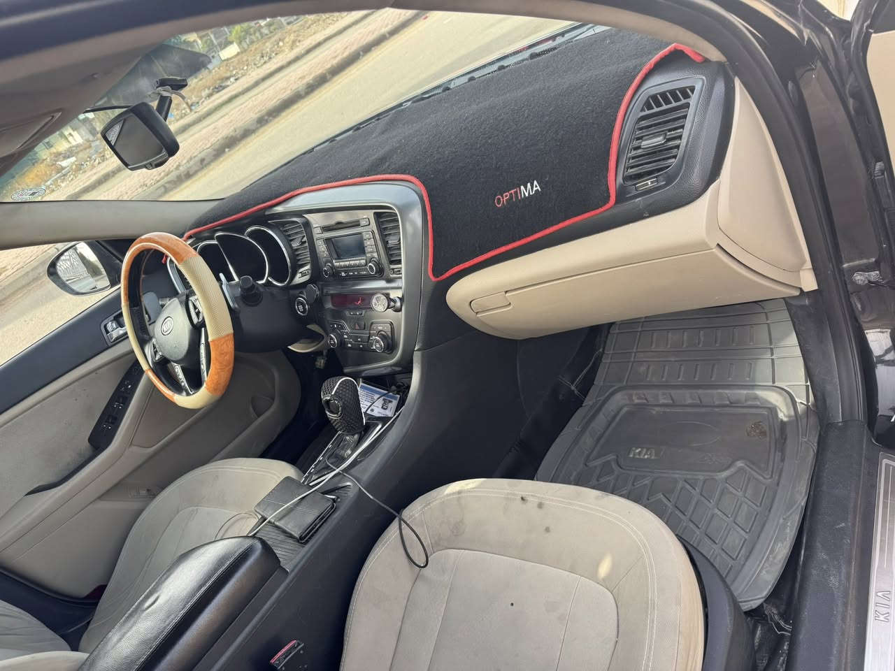 السلام عليكم سياره اوبتمه خليجي رقم اربيل لون اسود بيها جراد وبيها شخوط رقم الهاتف  ***********
***********
