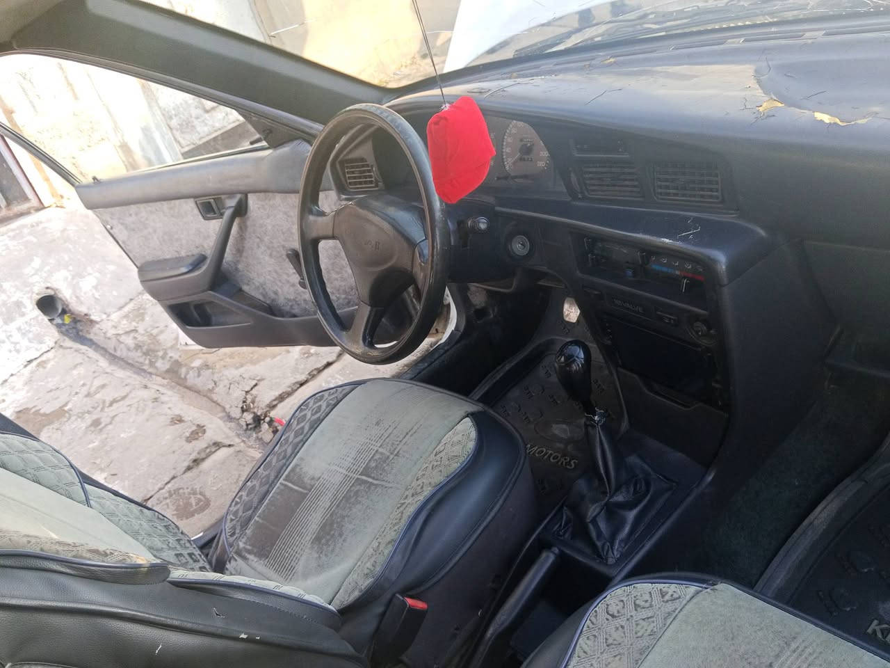 كورله تويتا رقم نينوى مسطره سنويه لل30 موديل91 كابون بانزين بيها شرط المحرك والگير كهرائيات شغاله كامل السيارة خير من الله شرط الوكاله والتحويل السعر 35وبيها مجال للتواصل فقط اتصال او واتساب ***********
