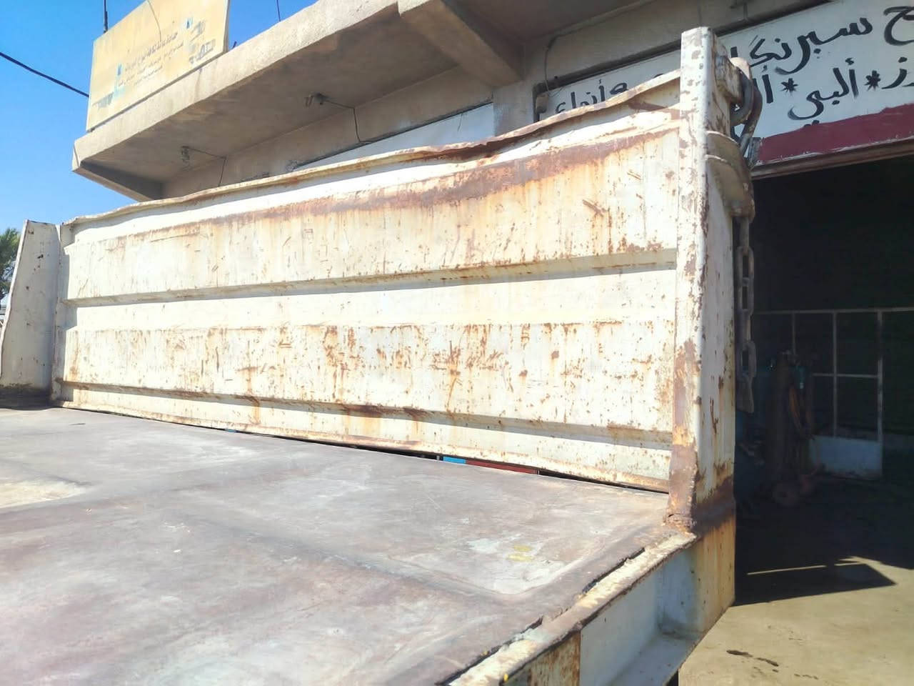 سلام عليكم اللبيع باب مال حدادية نضيف السعر 200 لا ستفسار عل رقم ‭***********‬
