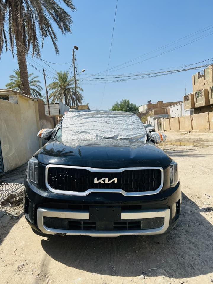 للبيع ✅✅
كيا تيلورايد 2024 اسود .

⸻

!!!!!!!!!!  تفاصيل السيارة: !!!!!!!!!!!!!
 • الموديل: كيا تيلورايد 2024
 • الفئة: LX (النسخة الأساسية)
 • المحرّك: 3.8 لتر V6، يولّد حوالي 291 حصانًا وعزم دوران 262 رطل-قدم.
 • ناقل الحركة: أوتوماتيكي بـ8 سرعات.
 • نظام الدفع: دفع أمامي (FWD).
 • اللون الخارجي: أسود.
    صور الحادث مرفقة بالمنشور!!!
      المواصفات القياسية لفئة LX:
 • المحرّك: 3.8 لتر V6.
 • نظام الدفع: دفع أمامي (FWD).
 • ناقل الحركة: أوتوماتيكي بـ8 سرعات.
 • عدد المقاعد: 7 مقاعد.
 • الميزات القياسية:
 • شاشة لمس بحجم 12.3 بوصة.
 • دعم Apple CarPlay™ وAndroid Auto™.
 • وضعيات قيادة مختلفة عدد 4
 • مقاعد SynTex.
 • تحكم أوتوماتيكي في المناخ ثنائي المناطق.
 • مفتاح ذكي مع زر تشغيل.
 • مثبت سرعة تكيفي.
 • نظام مراقبة النقطة العمياء.
السعر (240 ورقة) !!
للأستفسار على باقي التفاصيل 
الاتصال على الرقم
 (( 0772 475 8011‬ ))
