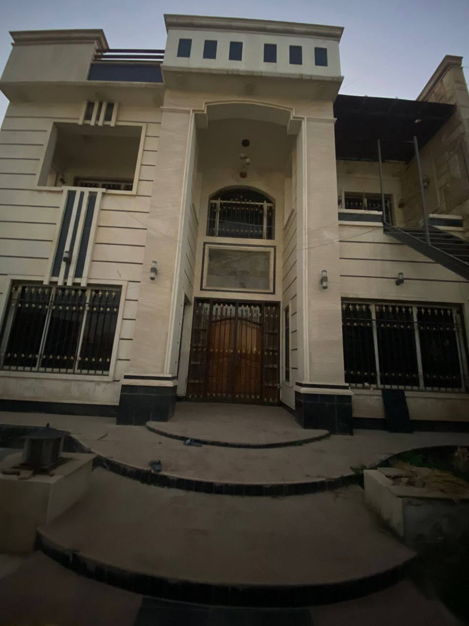 اعلان متوفر فلل للايجار طابقين العنوان الرمادي الملعب مجاور شارع 60بناء حديث يرهم مكتب او روضه او شركه او العائله المساحه البيت 600 م 
خدمات متكاملة يتكون مطبخ واستقبال وصالة وغرفة نوم (6) حمامات داخلية وخارجية  كراج  حديقه 
✅ الخدمات كاملةمنطقه راقي وهدوه كلش  🔏تصوير البيت موجود واتساب حصرا السعر خاص
💬للأستفسار مراجعه 
       

للمزيد من التفاصيل يمكنكم زيارة مكتبناا مكتب العين العقار ع شارع 40 مدخل الصوفيه الثانية 
او الاتصال على الارقام التاليه 

***********
***********
***********
