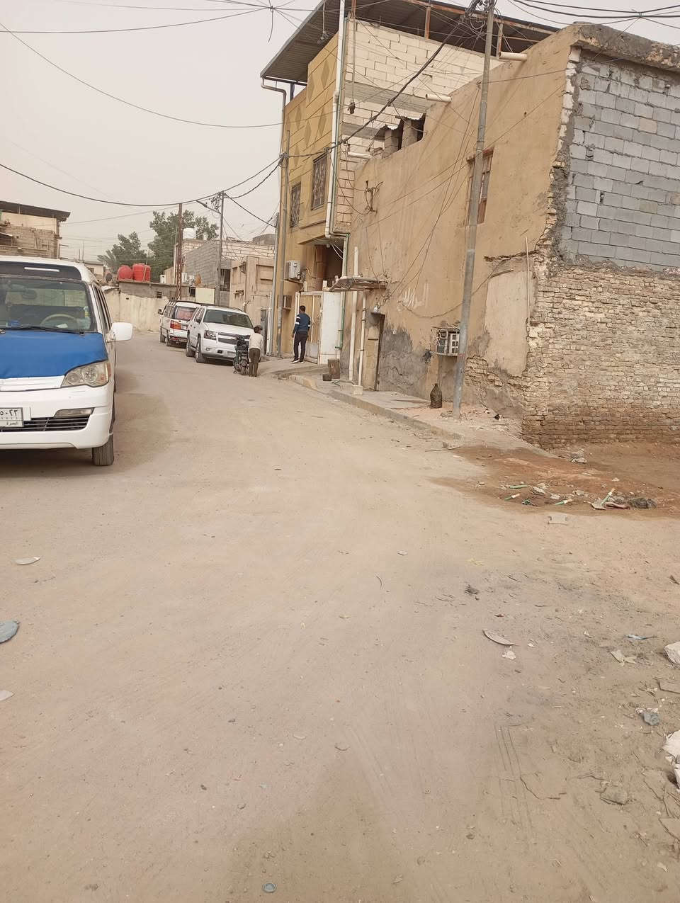 ياالله سلام عليكم توجد قطعه للبيع للبيع مساحه135م طابو صرف تحويل بسم المشتري بالمطيحه قريب على شارع الزيتون خدمات كامله وجيران كلهم ذهب للاستفسار*********** مكتب عقارات البصره حي الزيتون
