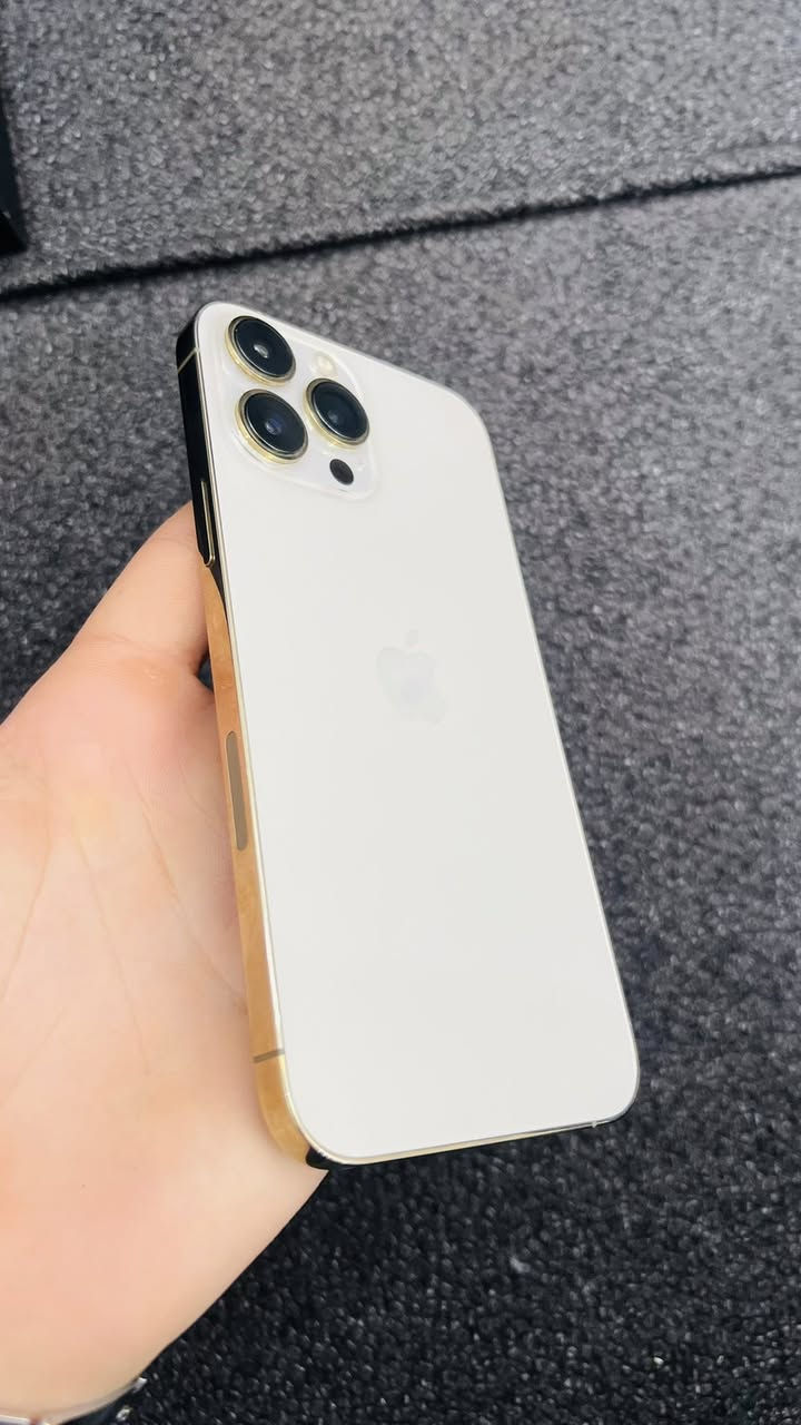 13 برو ماكس 
بطاريه 90
ذاكره 256
نضيف كلش كلش 
ملحقات كامله كارتون وكيبل 
لون ذهبي 
محدث آخر تحديث 
ناصرية مركز 
***********
