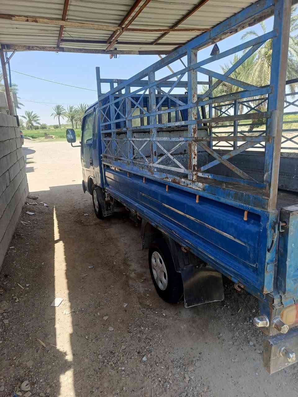 السلام عليكم كيا للبيع موديل 99 السعر 60  وبيها مجال ***********
