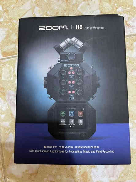 زوم صوت H8
ويا الكيبل ماله  الكارتون موجود
جديد مستخدم مره وحده فقط 
***********
بغداد الحسينيه
