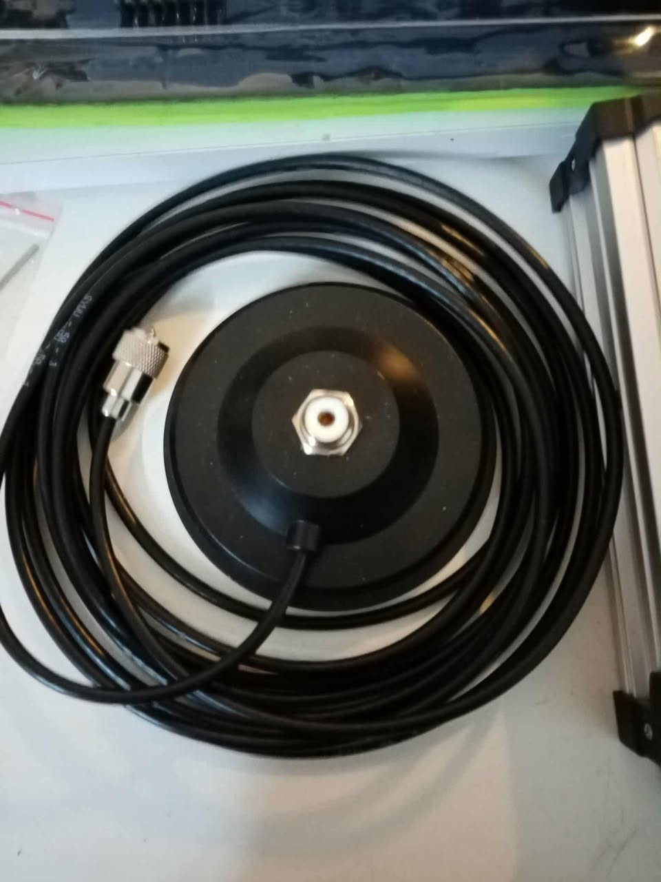 العملاق HIROYASU CQ-7373 ( 50 واط حقيقي )
انتنا قدرة 150 واط  مع قاعده مغناطيس vhf /uhf
مجهز قدره 12 فولت 30 أمبير 400 واط
للمزيد من المعلومات او أي استفسار  راسلوني


**إذا كنت صاحب هذا الإعلان وتريد حذفه لأي سبب، رجاءا أرسل رسالة إلى الدعم الفني**