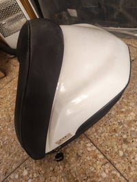 جنطه مثلثه بيضه بلاديه أبيض صدفي جنطه بل جيس شراي خابرني وتدلل 0771061...
