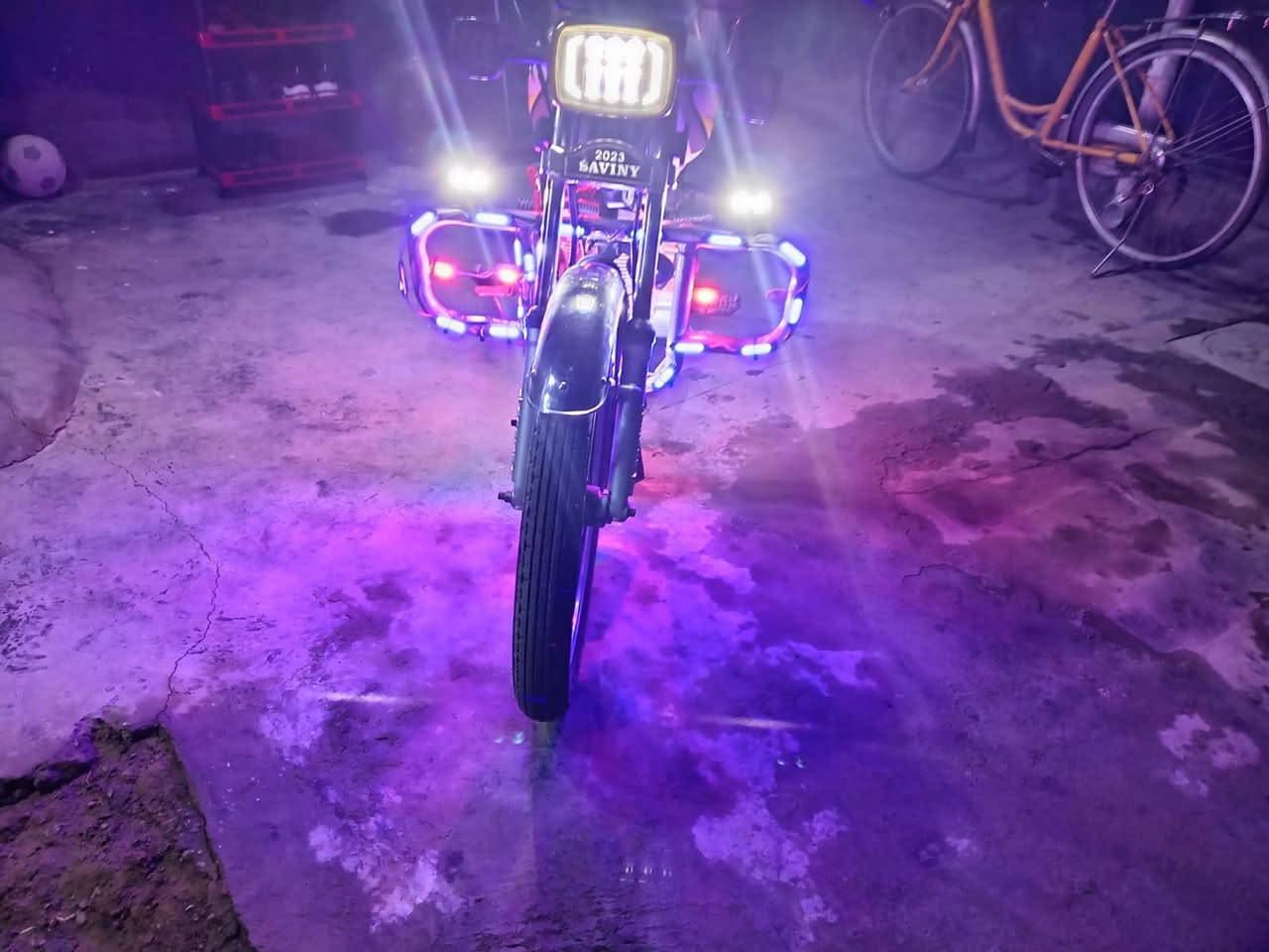 سيفان للبيع موديل 23 كفاله عامه كفاله عامه محرك حجم محرك 150 محرك ما مفتوح شهاده لله تفحصه يله تاخذه  سعره 500 قفل قفل كلشي اب سعره بس الشراي يتصل ***********
