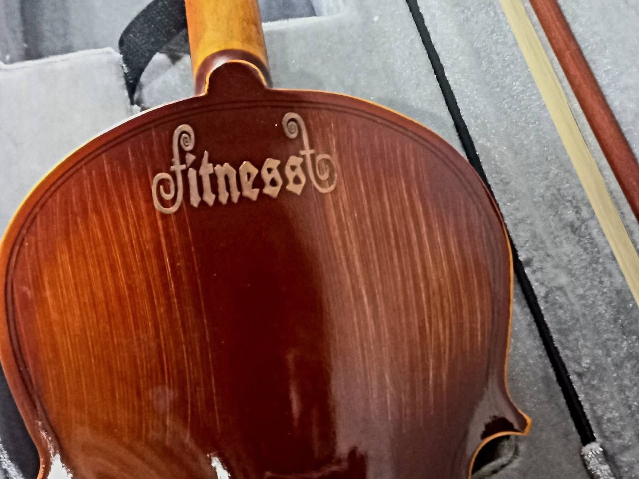 كمان ماركة فتنس للبيع سعرة 125 الف الكمان حجمه 4/4 ص كله من الخشب صوت شرقي هذا رقمي وبي واتساب *********** مكاني بغداد/ البياع ( يوجدتوصيل بغداد والمحافظات باجور )
