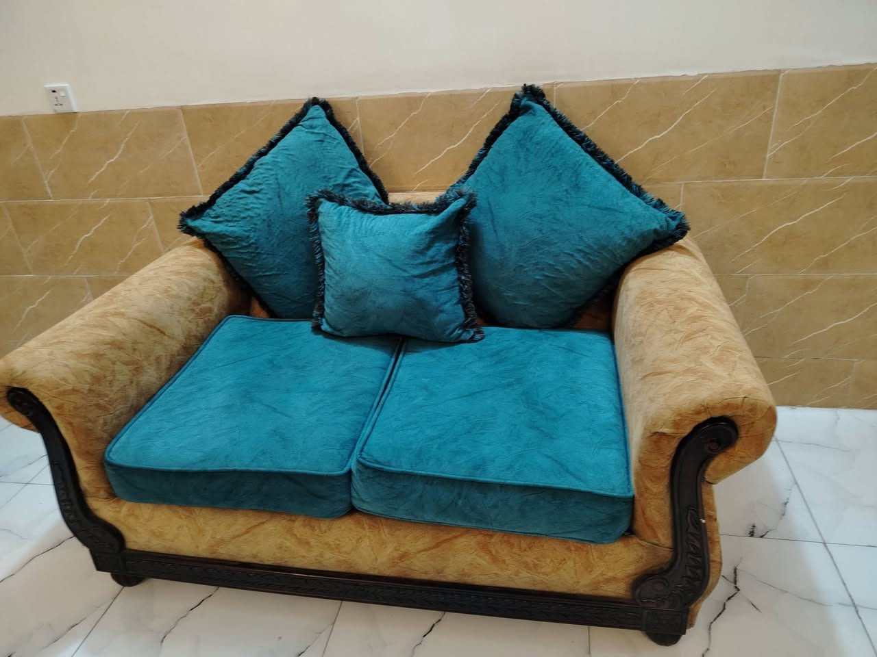 تخم تركي طبي ١٢ مقعد نضيف حيل لبيع السعر ٥٠٠ الف وبي مجال عنوان زعفرانيه نهاية الاربع ***********
