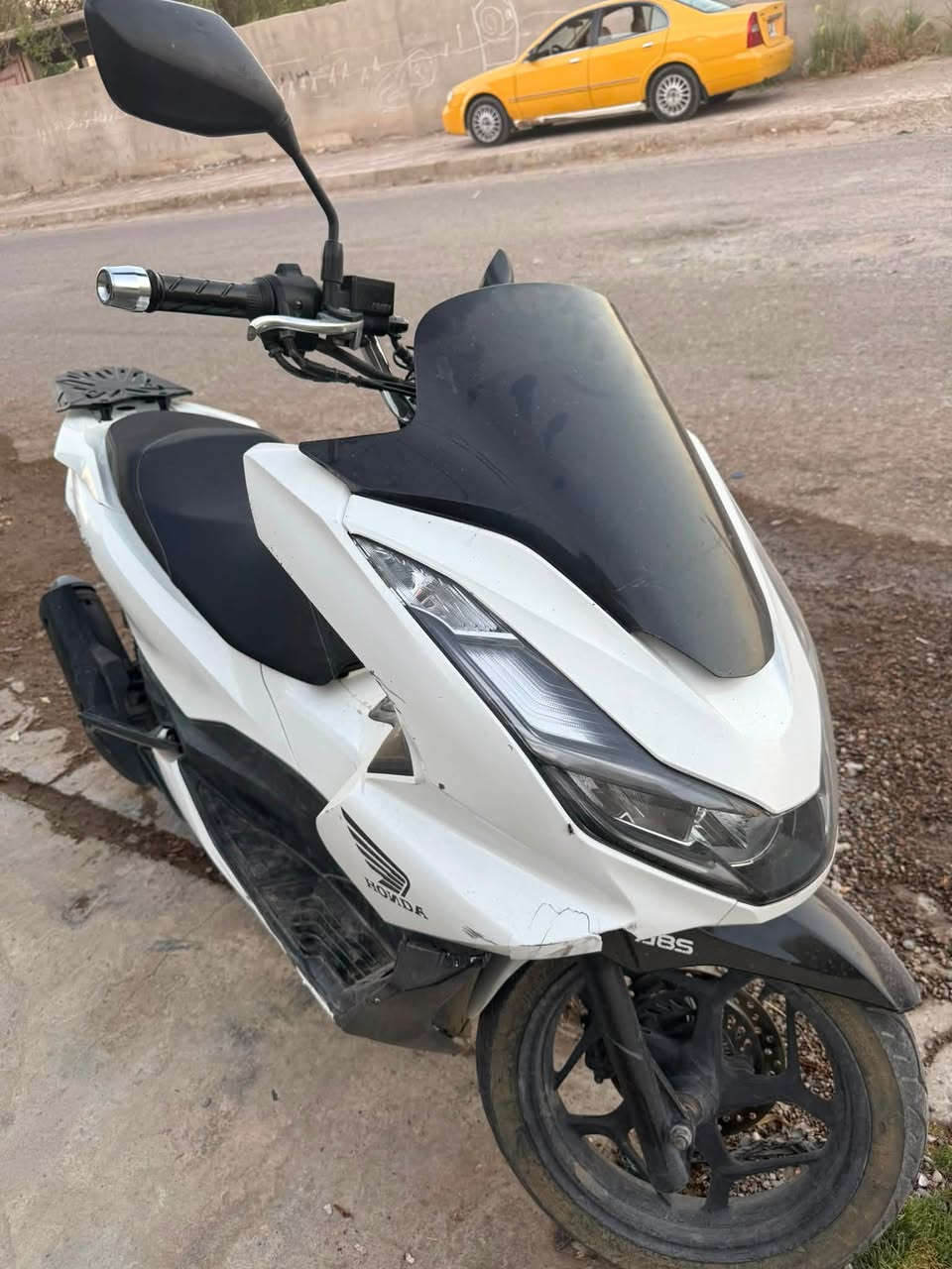 السلام عليكم دراجة pcx
جيل رابع ماشية 20 الف

السعر 16 ورقة وبيها مجال 

رقمي ***********
