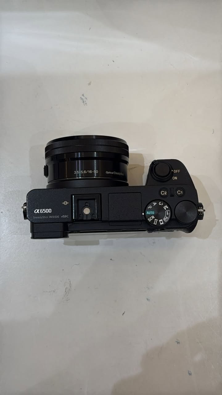 Sony a6500 سوني

وعدسة 16-50 ملم الكت لينس مالتهة فتحة متغيرة 

وعدسة تليسين 56 ملم بفتحة 1.8f cl

بطاريات 2 

شاحن وملحقات 

الكامرة نضافتهة 90‎%‎ خالية من اي عيب 

تفضل خاص اي شي تحتاج تستفسر ***********
