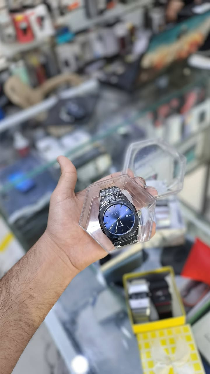 الساعات الرجالية الاصلية⌚ 

• ​متوفر توصيل لكل المحافظات 🚕 

​📍 العنوان: ديالى - الخالص - حي العمال - قرب جامع سعد. 
مركز ايكو الالكتروني
📞 اتصل بنا: ***********
حياكم الله في مركزنا، نتشرف بزيارتكم!
