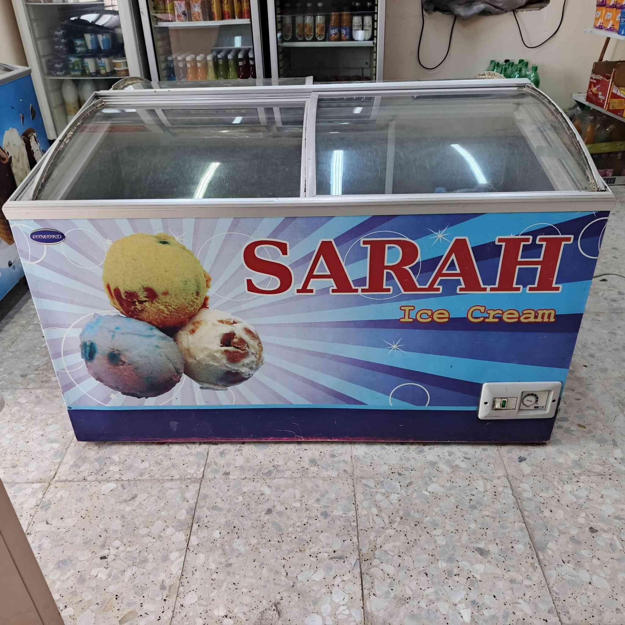 سلا عليكم مجمده البيع خير من الله جديده مكاني شارع حيفه سعر ٣٠٠ وبيه مجال بصيط ***********
