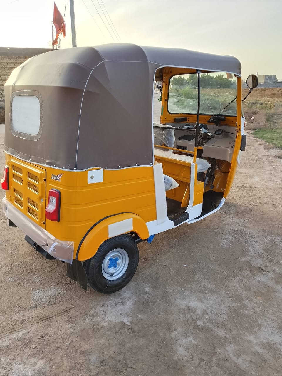 السلام عليكم للبيع تكتك بجاج موديل 2020/2 مرقم مداورة ثاني يوم  تعمير جديد  مصبوق عام جماليه لوحات نكليزي هزه جديده تخم تأثير جديد تجفيت جديد كهربائيات كله شقاله العنوان ذي قار قضاء الرفاعي السعر خاص *********** بيه وتساب *********** هاذه ما بيه واتساب
