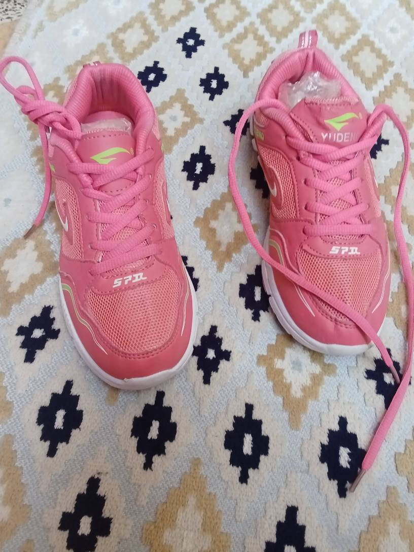 احذية باله نظيفة الأوروبية بالة اربيل البصرة دور الشرطة - 74 للأستفسار
***********
جملة مفرد ... أرخص من السوگ القطعة بـ3٫000 دينار 

موجود خمـسة شلفان الأحذية المنشورة نصف الموجودة
