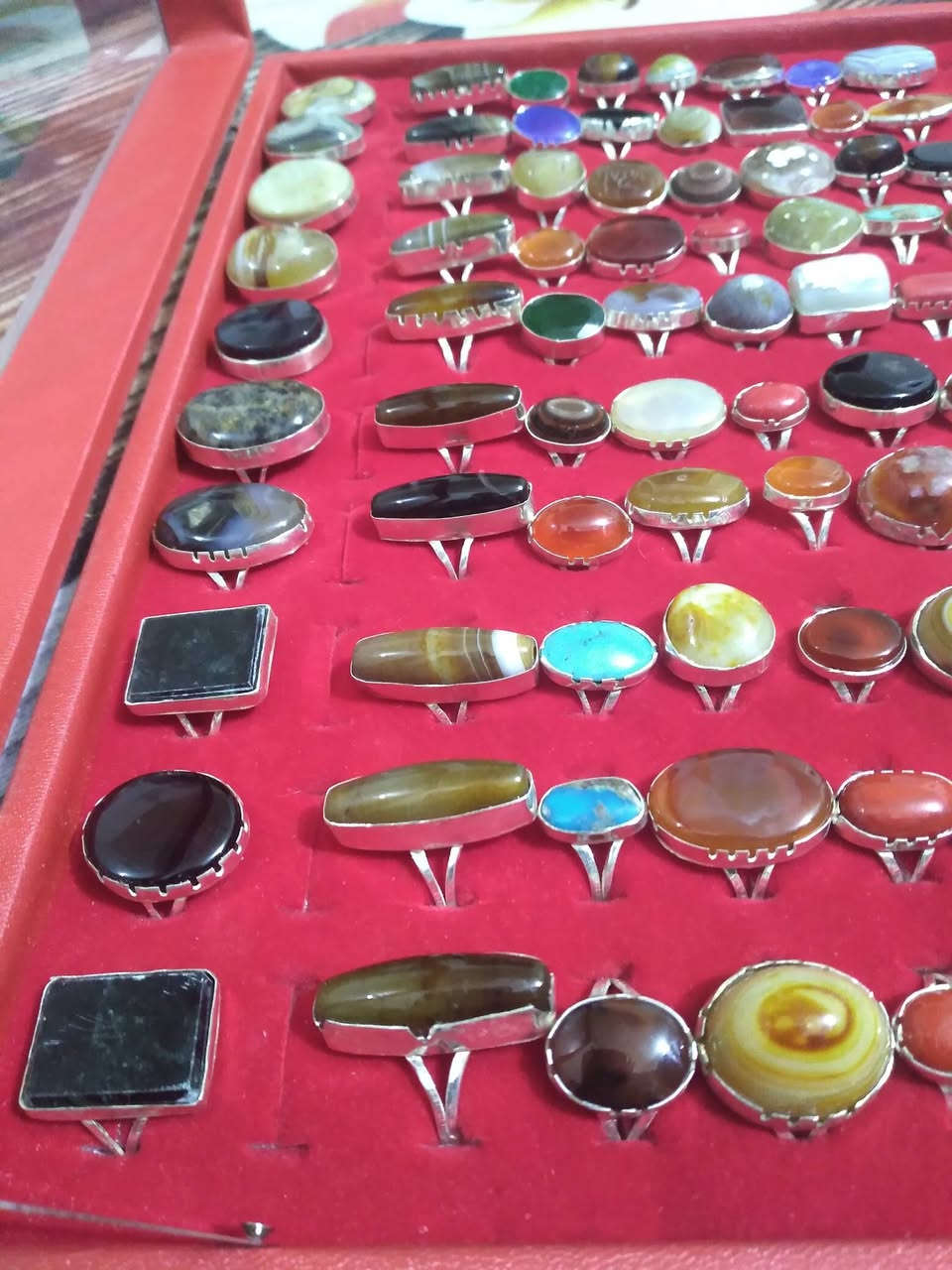 طبله محابس جمله صياغات متنوعه فضه ٩٢٥ جديد ما مستعمل مع احجار طبيعيه. العدد ٨٦ محبس جديد. 
للمهتم خاص يوجد توصيل


**إذا كنت صاحب هذا الإعلان وتريد حذفه لأي سبب، رجاءا أرسل رسالة إلى الدعم الفني**