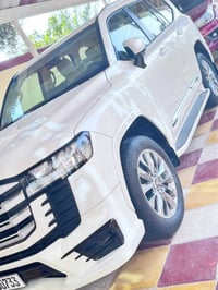 للبيع أو مرواس لاندكروزر موديل 2024 بريم اصل فول موصفات ماشيه ٩٠٠٠ كفا...