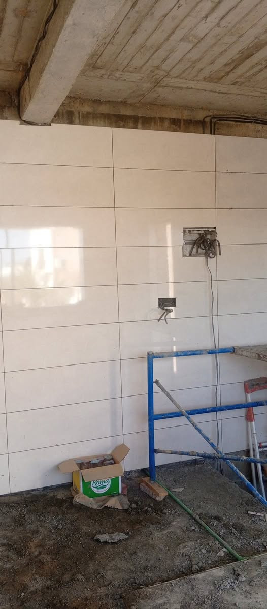 ئامادەین بۆ دانانی هەموو جۆرە کاشیەک لەشاری کەلار و دەوروبەری بەجوانترین شێوەی هەندەی ***********
