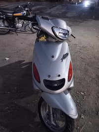 دولفين • كهربائيات شغّالة • فيها مجال