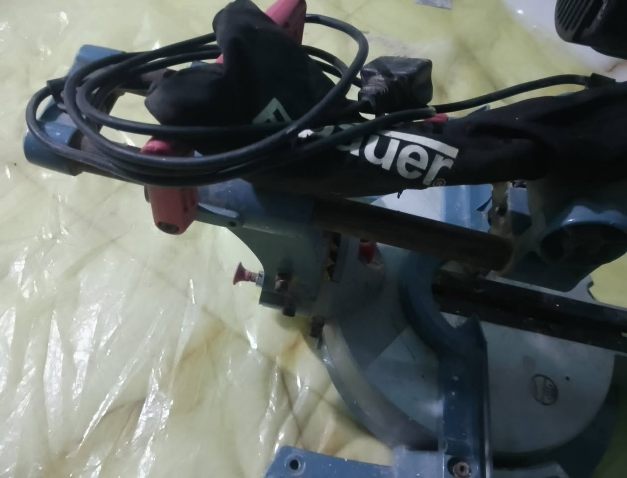 السلام عليكم منشار كهربائي ماركة erbaur انكليزي يعمل على الالمنيوم الخشب كلشي  بريطاني بالة زاوية 55 قلاب سلايت السعر 225 وبي مجال العنوان بغداد الكاضمية يوجد توصيل


**إذا كنت صاحب هذا الإعلان وتريد حذفه لأي سبب، رجاءا أرسل رسالة إلى الدعم الفني**