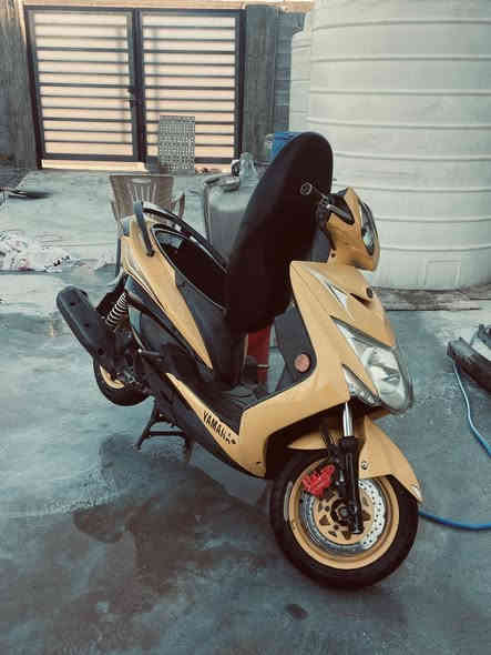 السلام عليكم دراجه سكنس لد 2015 الدراجه كامله من كلشي ما بيها نقص برغي كلجات رياضي وبوشه 58 ونص جايه ويها من الرمبه يعني غراضها وشغلها دراجه اولى 
السعر ١٤٥٠ وبيها مجال 
***********
