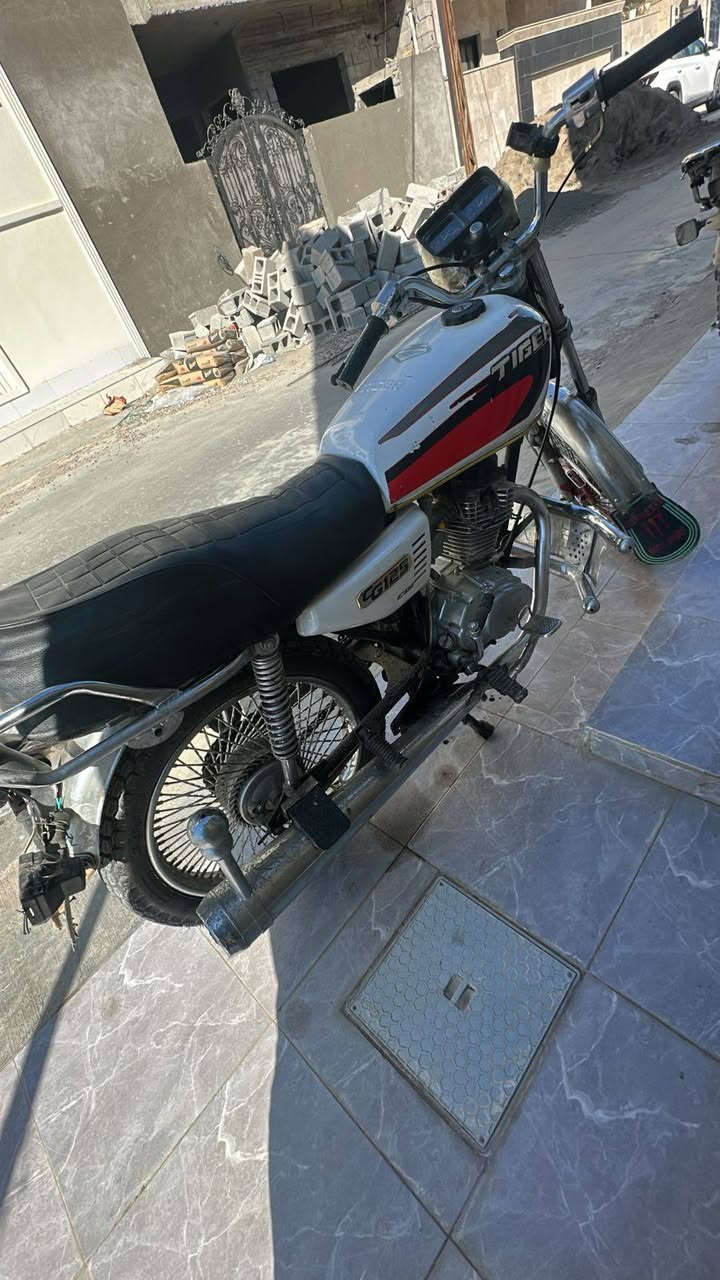 (سلام عليكم)  تايكر موديل 21 دراجه نضيف مال شغل بيه نواقص قليله حته مينحجي عليهن مكاني غالبيه سيف سعد سعر 375 وبيه مجال حك جيه شي قليل *********** ممتواجد ع خاص
