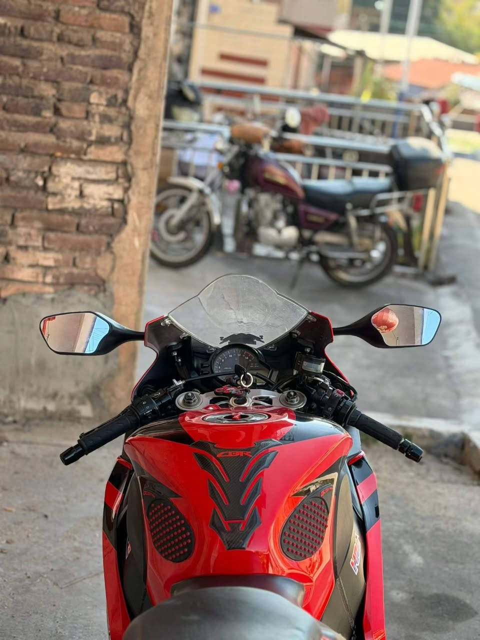 CBR1000RR
2009
39ورقه
ضمان  محرك گير بدون حادث
هزا دراجه بل خارج 
بعد ٤٥-٩٠ من دفع وصل سليمانيه
***********
***********
***********
اعزا كرام كل دراجات بل خارج بعد ٤٥-٩٠ وصل 

أعتذر إن تسببت هذه المنشورات في مشاكل لبعض الأشخاص.

أي شخص لديه شركة نقل في الصين أو اليابان، سأرسل الدراجة النارية إليه. جميع الدراجات النارية أرخص.
٥٠٠$
وبالمناسبة، هذه الأسعار صحيحة.

لقد صُدم بعض الناس بشدة، يا أعزائي.

أؤكد لكم أنني سأجعله أرخص آنشالله 
شكران للمدير كروب

‏https://www.tiktok.com/@madeinjapan919?_r=1&_t=ZS-92jOpMF0D3q

‏https://www.tiktok.com/@samuraiskill1?_r=1&_t=ZS-92jOrywJb6u
 یمکن تابعنی علی تیک توک
