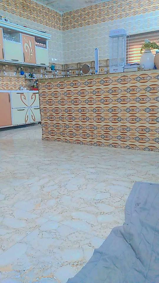 سلام عليكم بيت لبيع مساحته (110)موقعه سده دفاس بي غرفه 4في 5 وحده بي دوانيه 4في 5 صاله عل مطبخ طرمه 8 متار بي خدمات ماي مجاري كهرباء وتبليط راح يوصله

‭ 0773 474 6489‬
