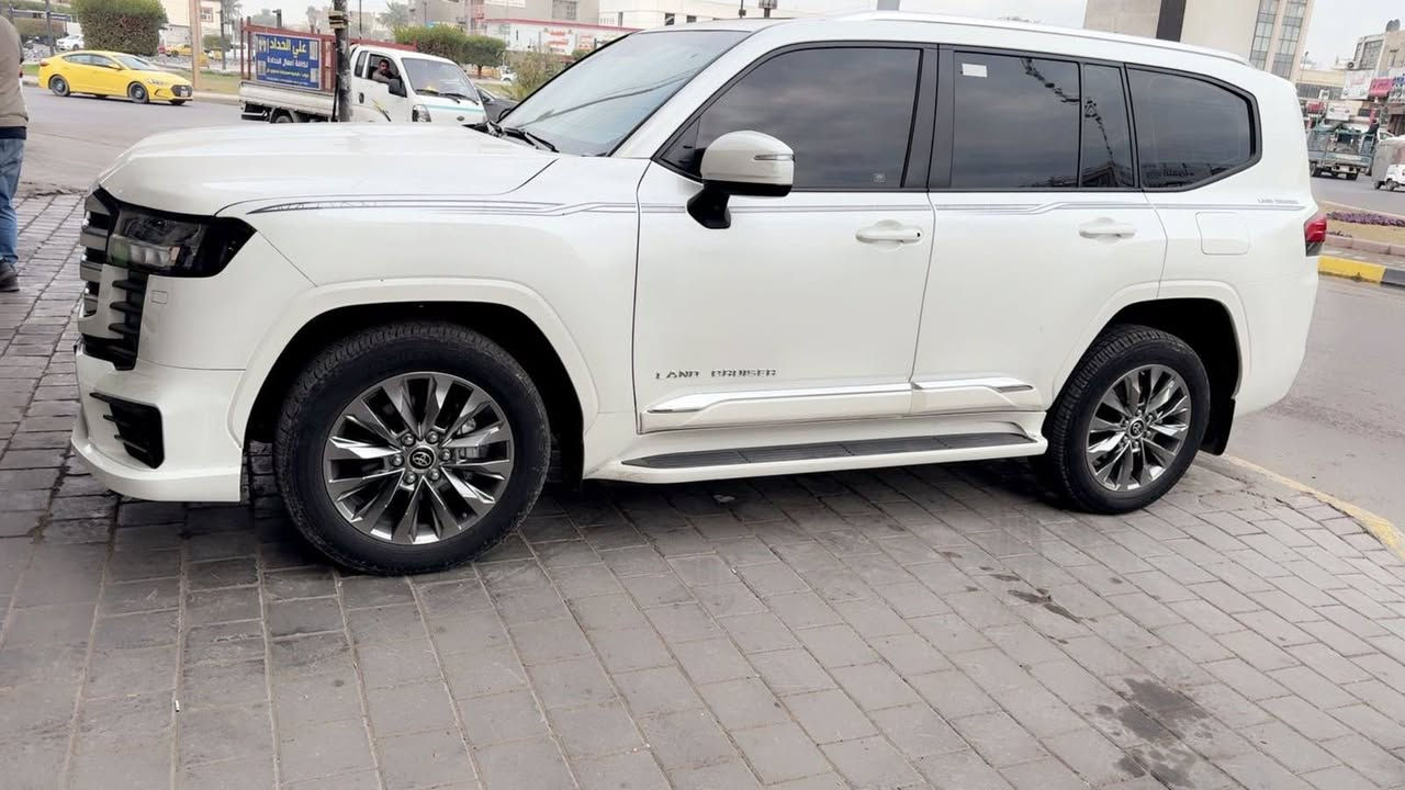 لاندكروز 2023 ساز لمتد اصل
ضمان شركه ساز 
رقم بغداد باسمي
ماشيه ٥٣ الف
مغلفه ppf
فول لمتد ٤ كاميرات
كشنات تبريد
سياره جديده مكفوله من الصبغ
بيها تكحيله كارت بالبنيد بسيطه
وبارد بالجاملغ الامامي الايمن
السعر ٦٤٨
***********
