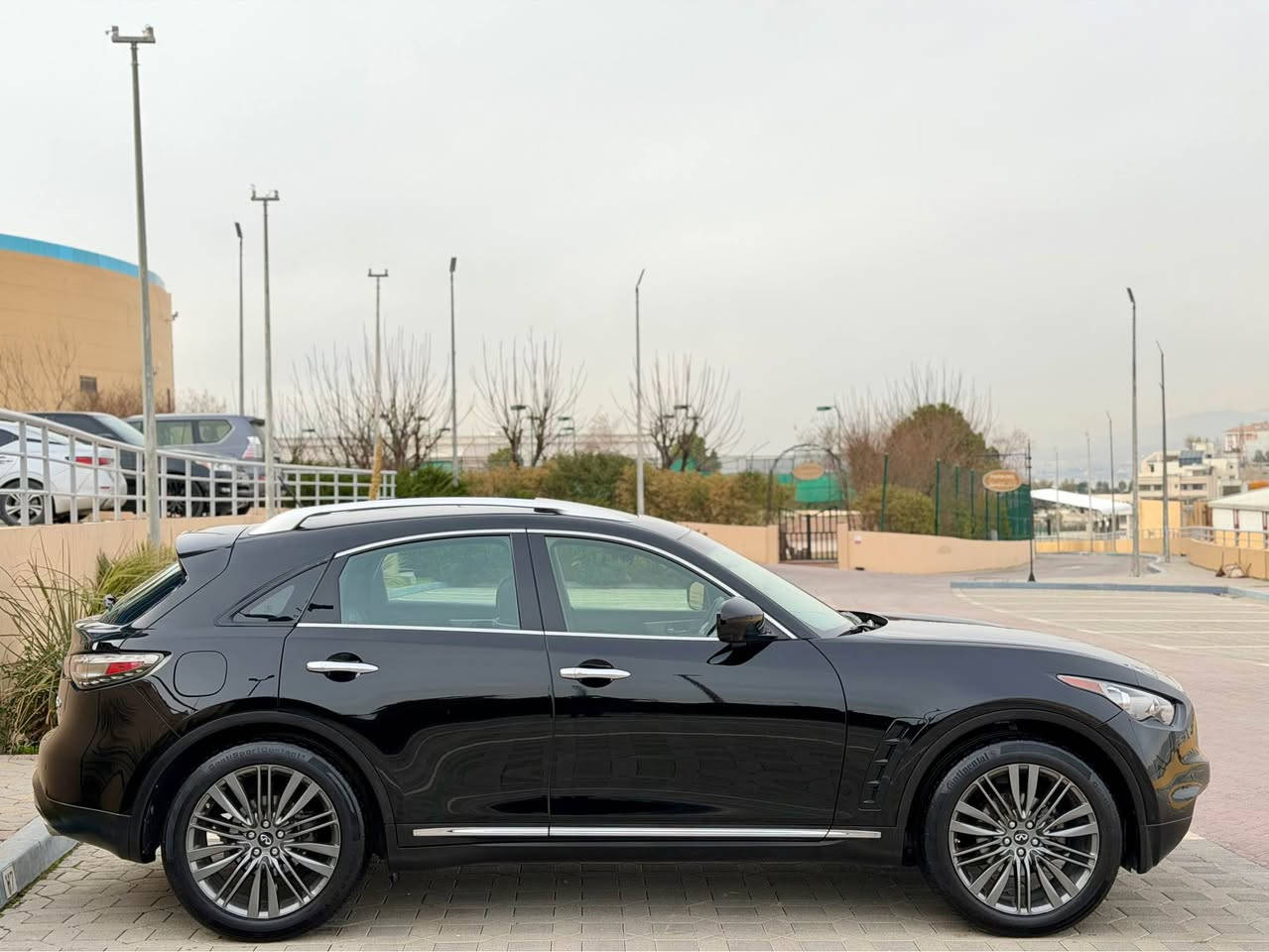 NISSAN INFINITI QX70  2017 LIMITED

نيسان انفنيتي ليمتدد  ٢٠١٧

سعر مناسب مستحيل نظافه بي هيج سعر ١٦٨ ورقه مجال

ملاحظه : سياره قطعتين بس كلير بعد شخت باردحتي رصعه مابيها بشرت سونر موجود سياره جديدا١٠٠/١٠٠ 

فول فول مواصفات
سلايد
٦سلندر تنفس تبيعي
دواغل اللونين اسود او كريمي
كشن جلد و كاربا
كشن خزن وتدفية و تبريد
فور ويل 4X4 
شاشه و ٥ كاميرا
رادار امامي خلفي ورادار شارع
تحكمات ستيرن
ماشي ١٧٠ الف كم
بعد مواصفات انفنيتي معروفه ..........
سياره كلين تايتل مابي حادث ولا ارباك مابي شي بس بي العراق قطعتين كلير باب سايق او بونيت بدون دواغل بدون ارباك بس كلير بي سبب شخت بسيط و بعد صابغين 

گير محرك تاقم صدر تبريد تدفيه كله بشرت محرك مامفتوح

سنوي رقم جديد بي اسمي سياره تحويل مباشر 

سعر سياره مناسب  ١٦٨ ورقه بيها مجال 

مكان سليماني 

***********
***********
___________________________________________
NISSAN INFNITI QX70 LIMITED  2017
فول فول مواصفات 
سلايد
٦بستون بى توربو
ناو دوو ره نك ره ش و كريمى
كوشن جلدوكوشن كاره با
كوشن ساردو گه رم و خزن
ده بل اكسل 4x4
شاشه و ٥ كاميرا
رادا رو خه تى جاده بيش و دوا رادار
حاسه ى بيش و دوا
سوكان فرليوم و تحديد سرعه
١٧٠ هه زار كم روشتوه
له گه ل زوور مواصفاتى تر............

سه ياره كه كلين تايتل داغل بووه ليره دوو بارجه ى بووه به بوياغ بى ناوكرتن بى ارباك حاديثه ى نيه بى ئه وو دوو بارجه يه سه ياره كه شخت و ساردوو جاليشى نيه به شه رتى سونر

گيرو مه كينه و تاقم بيش و ته بريدساردو گه رم به شه رت 

سه نه وى ره قه مى تازه يه به ناو خومانه ته حويل به شه رت

سعر ١٦٨ ورقه و مجال 

شوين سليمانى 

***********
*********** السليمانية, العراق
