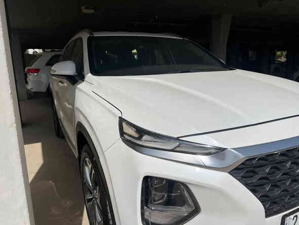 سيارة سنتافي ٢٠١٩ شكل ٢٠٢٠ خليجي ، 
ست سلندر، قوة(٣٥٠٠) 
7 راكب  و تبرید مرکزی 
حساسات كدام و الوراء 
لايتات دبل عدسة و ليد 
 تحديد سرعة 
شحن وايفاي
 بصمة .  
مراءية شفط ترحيب 
فور ويل و دبل اكسل 
جهاز تعقب موقع لسيارة و اطفاء اثناء سرقة خلال برنامج بالموبايل.
 سيارة مكفولة مكينة و كير . 
 صورة سونار موجود  بدون دواخل و ايركبات سليمة مابيه شيء.

لوحة جديدة   سنوية مجدد قبل  شهر  لحد ٢٠٣٠ مجدد . مابيه اي مصرف

رقم تليفون ☎️ 
***********
***********

مكان / بغداد -بغداد الجديدة
