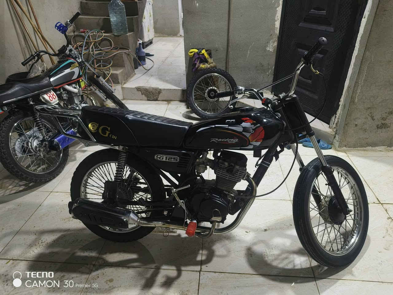 سلام عليكم للبيع ايراني. تايكر. دراجه حيل نضيفه جسم تعمير كامل.  مكينه لاصرف ولا بخار بشرط عقل رياضي صالنصه رياضي كشن جديد تخم  تاير نضيف دراجه حيل نضيفه سعرها ٣٢٥ وبيها مجال


**إذا كنت صاحب هذا الإعلان وتريد حذفه لأي سبب، رجاءا أرسل رسالة إلى الدعم الفني**