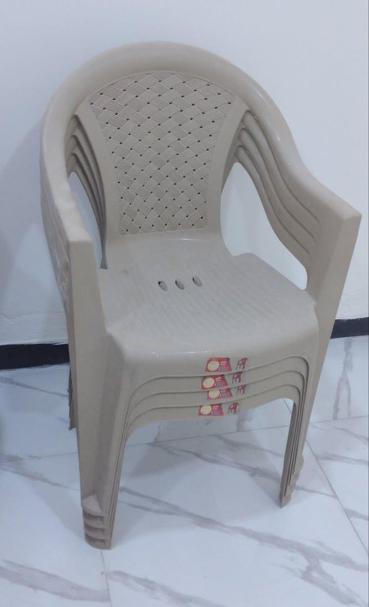 ماصات عدد ٤ سعر الواحدة الفين

كراسي عدد ٦ سعر الواحد ٣ الاف

نيز بدون كراسي سعره ٣٥ الف و بي مجال تخفيض


**إذا كنت صاحب هذا الإعلان وتريد حذفه لأي سبب، رجاءا أرسل رسالة إلى الدعم الفني**