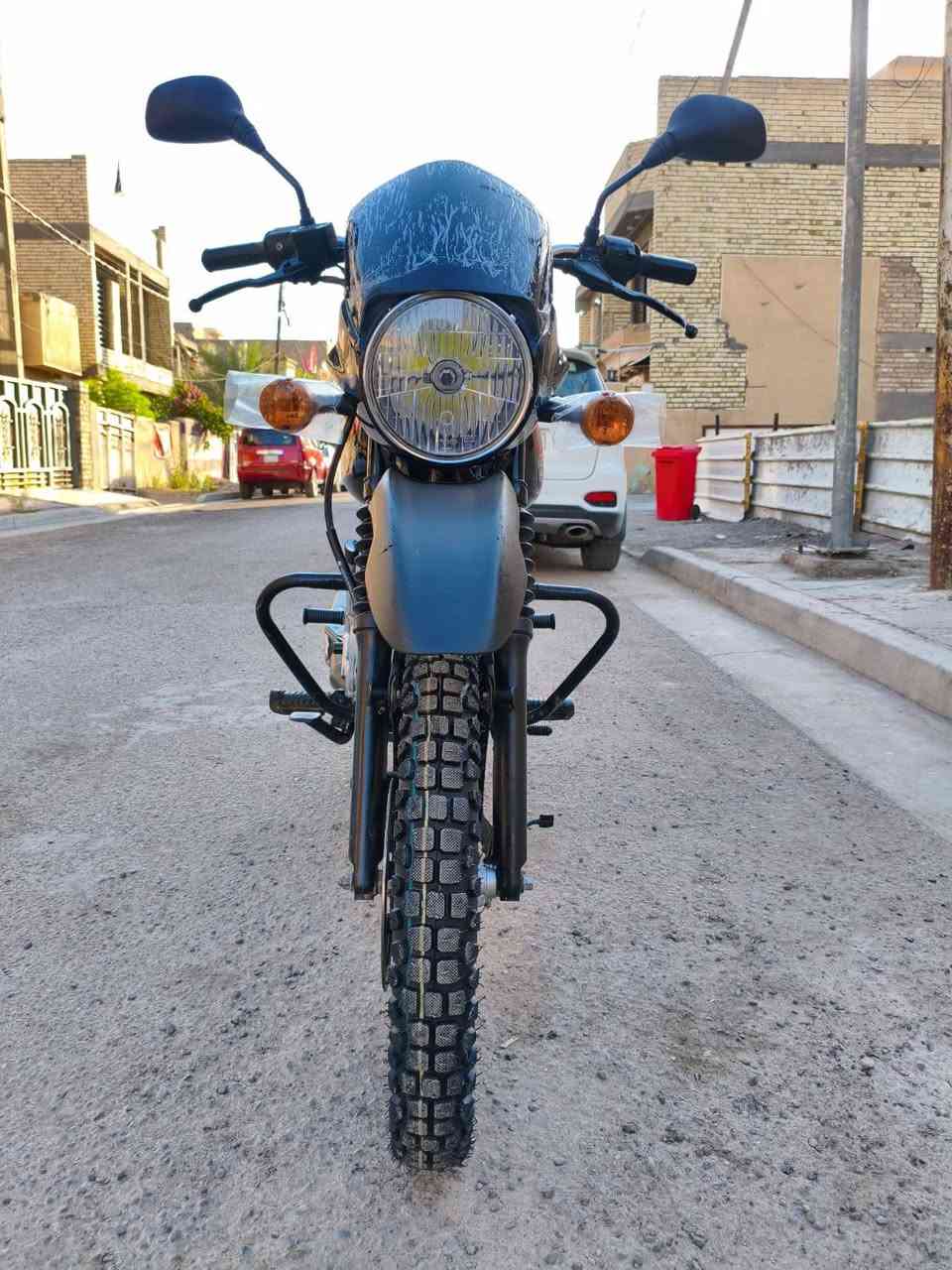 بوكسر موديل 23 اوراق اصولي وبسمي شرط الترقيم و مكفوله ماشيه 23 الف تاير امامي جديد ومابيهه نقص السعر 1600 وبيهه مجال شي بصيط العنوان بغداد السيديه ***********
