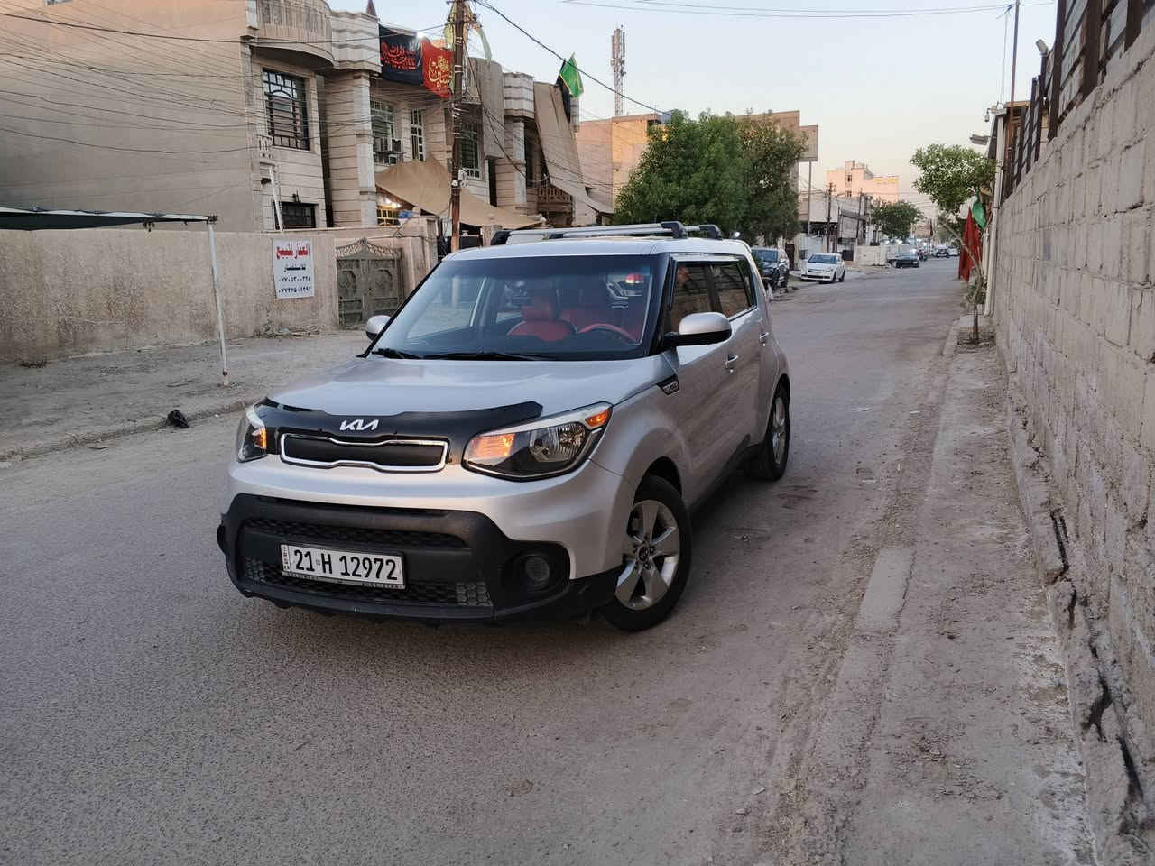 سلام عليكم 
كيا سول موديل 2018 محرك 1600 ماشيه 58 حادثها دعجه بلبونيد فقط البنيد مصبوغ امكانه مافتوح برغي  بلسياره ليبل واحد ما مبدل بيها اي قطعه السياره جديده على وضع الشركه  وما بيها نقص برغي مدوشم ارضيه وكشنات 3 وضعيات قياده + شاشه وكامره بلاد +ابل كار بلي (ملاحضه البنيد شويه جارد مغلفه فابلون ابلون السياره ) رقم السياره سليمانيه الجديد بسمي شرط التحويل السنويه تنتهي 2029 السعر 115 وبي مجال مكان السياره بغداد المشتل ***********

